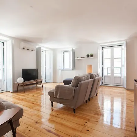 Feels Like Bairro Alto Bright Flat * リスボン